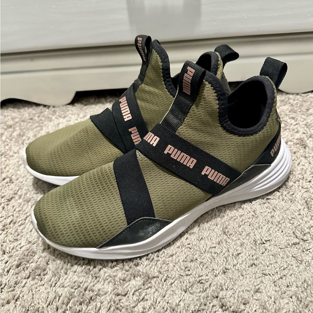 Puma Prowl Slip On Training Shoes; size 8.5